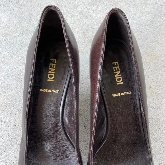 Fendi Dark Brown Leather Kitten Heel Pointed Toe Pumps - Size 35.5 - Picture 3 of 11